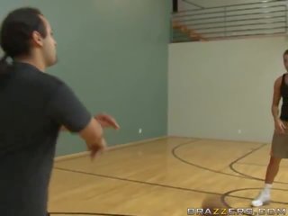 Capri cavanni fucked pie basketbols tiesa saspraude