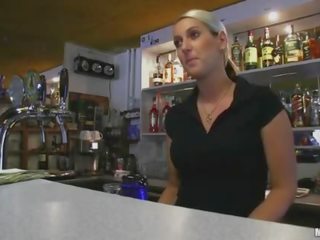 Duży cycki amatorskie bartender payed pieprzenie