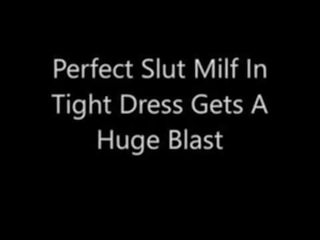 Perfeita slattern milf em apertada vestido fica um enorme blast